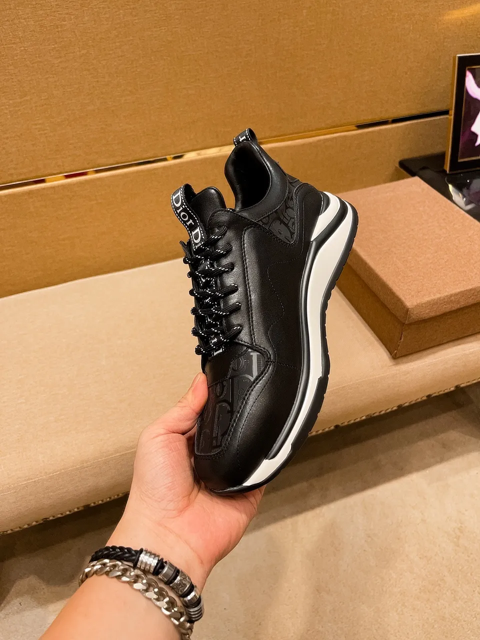 Men's shoes💰 420💰🔥[Dior]🔥High-end brand of men's shoes official website 1:1 latest masterpiece: the upper is made of Italian imported first-layer cowhide with a comfortable and breathable lining➕original non-slip and wear-resistant outsole🔥, making walking more convenient and comfortable! An exclusive new model, a stunning work, a beautiful 1:1 replica [color] compared to the official quality! Create a fashionable personality to set off your uniqueness! A must-have for trendy men! Classic🔥Size: Male 38-44 2⃣️colors available🔥
